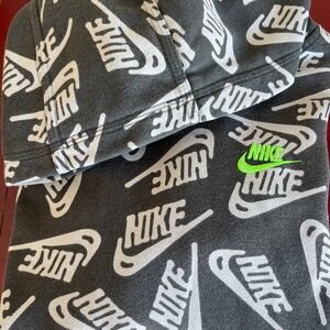 Nike hoodie boy size XL